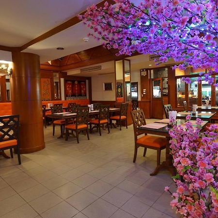 Rattana Beach Hotel By Shanaya Karon Luaran gambar